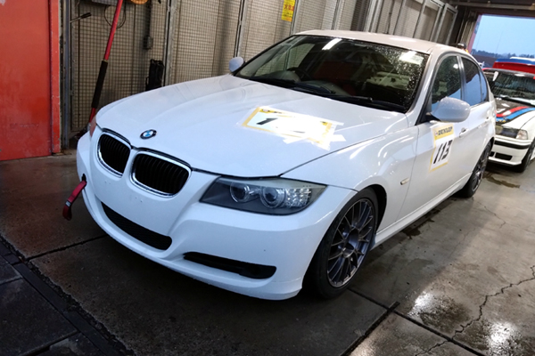 BMW E90 320i LCI サーキット車両